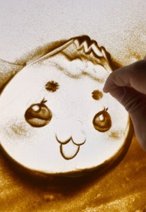 ここが一番むずかしい！ギザギザ眉毛は栗のイガイガ