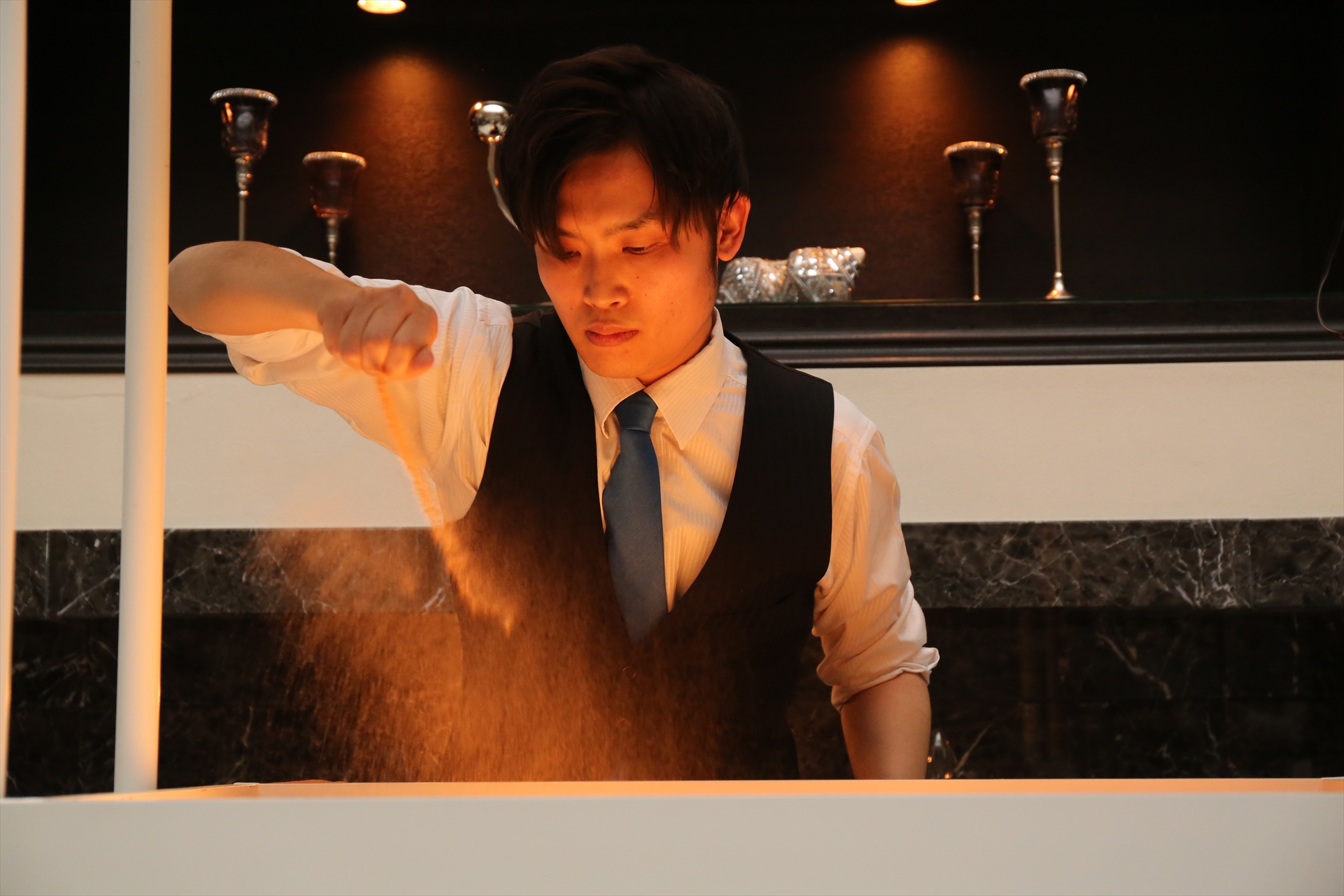 サンドアートの描き方の基本「ふるい」