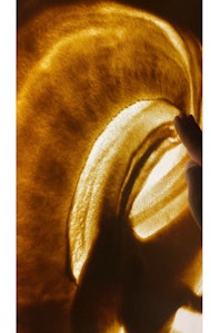 最初にさっと砂飛ばしつつ楕円を描きます