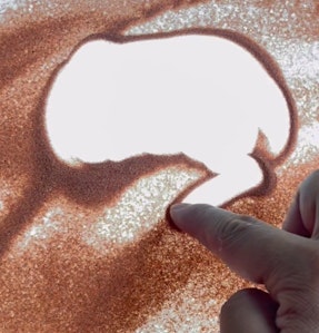 奥の脚→手前の脚→尻尾だと描きやすい