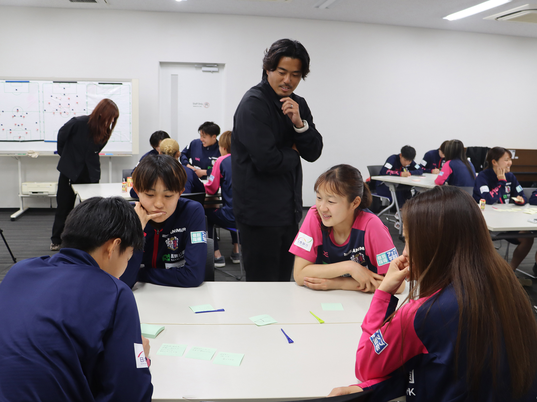 セレッソ大阪ヤンマーレディース選手を対象に「環境教育授業 supported by YANMAR」を実施しました