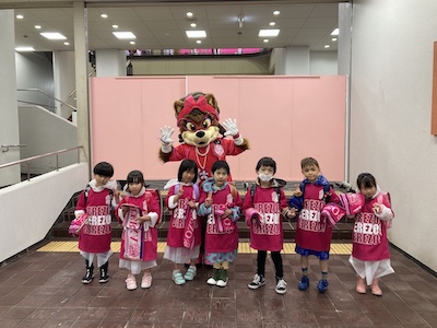 生写真 ぜあらる。 ホームタウンレポート：5/7(日)鹿島戦で新一年生フラッグベアラー実施