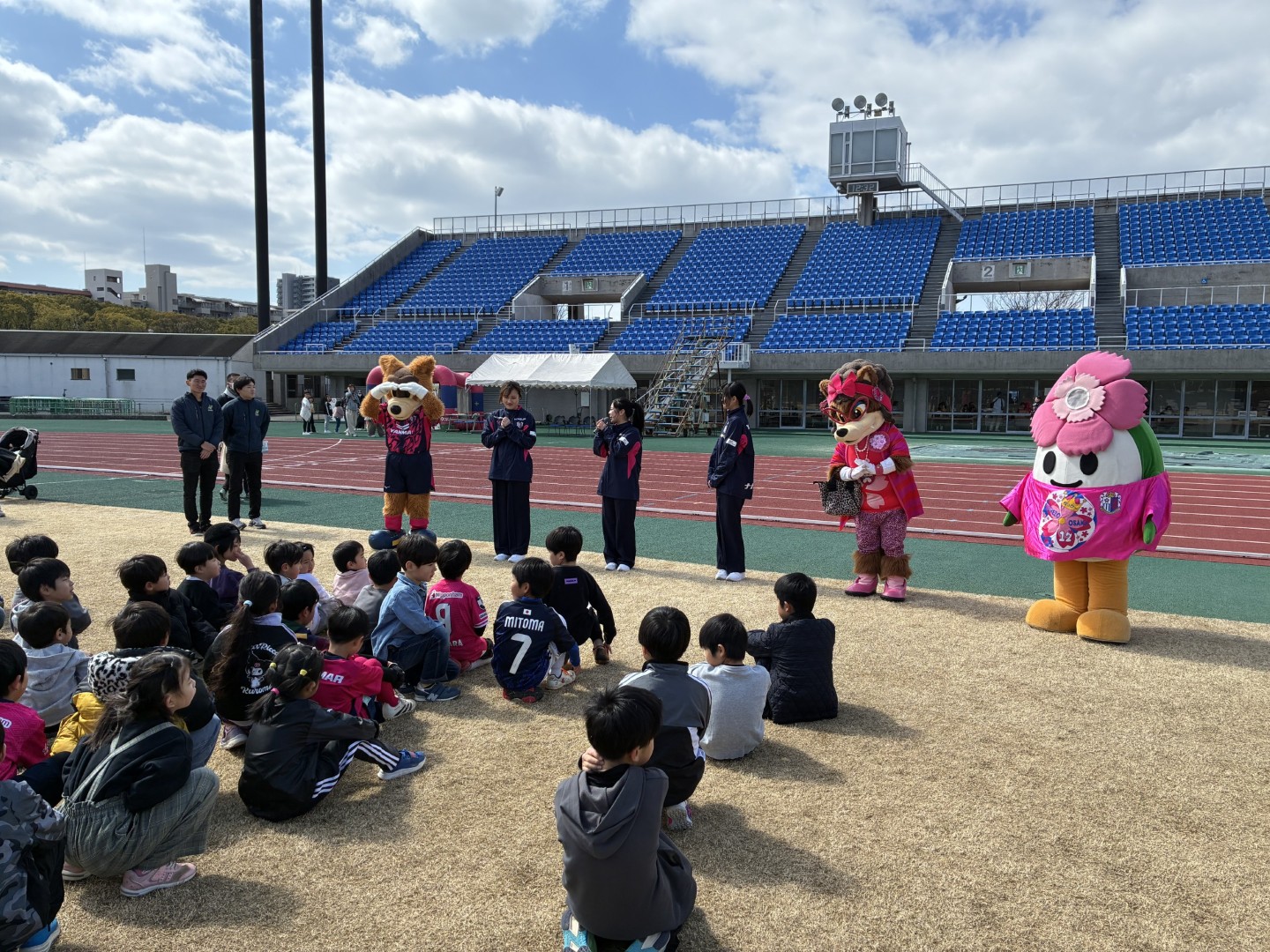 東住吉区×セレッソ大阪「親子サッカー教室」を開催しました | セレッソ