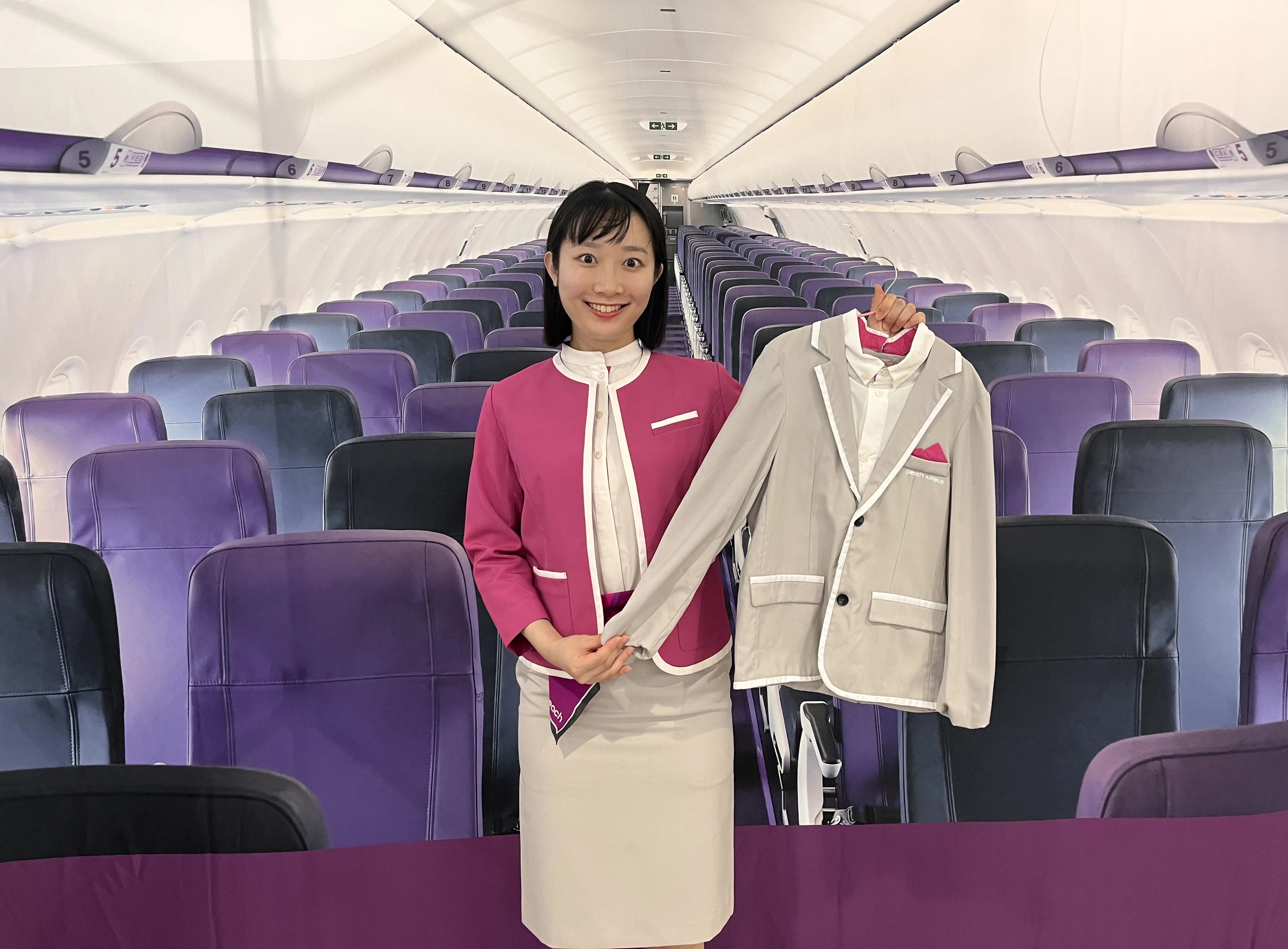 Peachブース出展！Peach客室乗務員の制服着用体験！ノベルティ