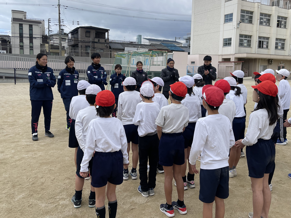 ホームタウンレポート：東住吉区内の小学校にヤンマーレディースの選手が訪問しました！
