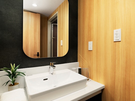 Separate washbasins and bathrooms; 
all rooms are equipped with washer/dryers