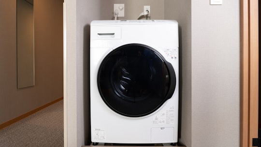 洗面臺和浴室乾濕分離 
全部客房均備有洗衣乾燥一體機
