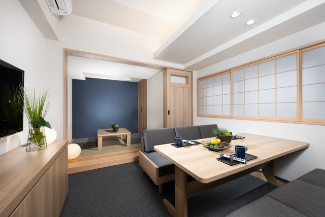 Deluxe One-Bedroom Japanese Apartment