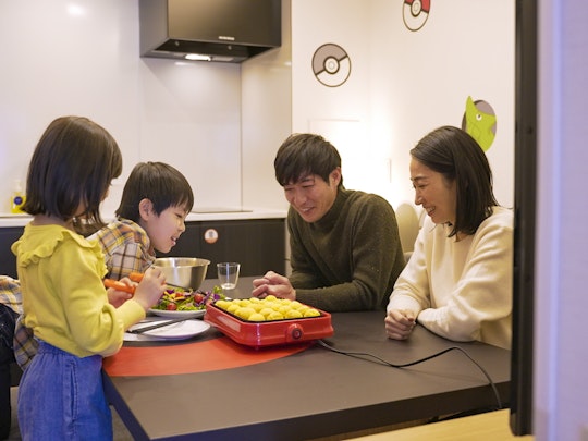 ポケモンルームをさらに満喫できる特別企画 大好評につき延長決定 お部屋で ファミリーポケモンカードゲーム の対戦や ポケモンルームオリジナルレシピ クッキングが楽しめる お知らせ アパートメントホテルミマル Mimaru ポケモンルームをさらに満喫できる特別企画 大好評につき延長決定 お部屋で ファミリーポケモンカードゲーム の対戦や ポケモンルームオリジナルレシピ クッキングが楽しめる お知らせ アパートメントホテルミマル Mimaru