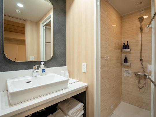 Separate washstand and shower
