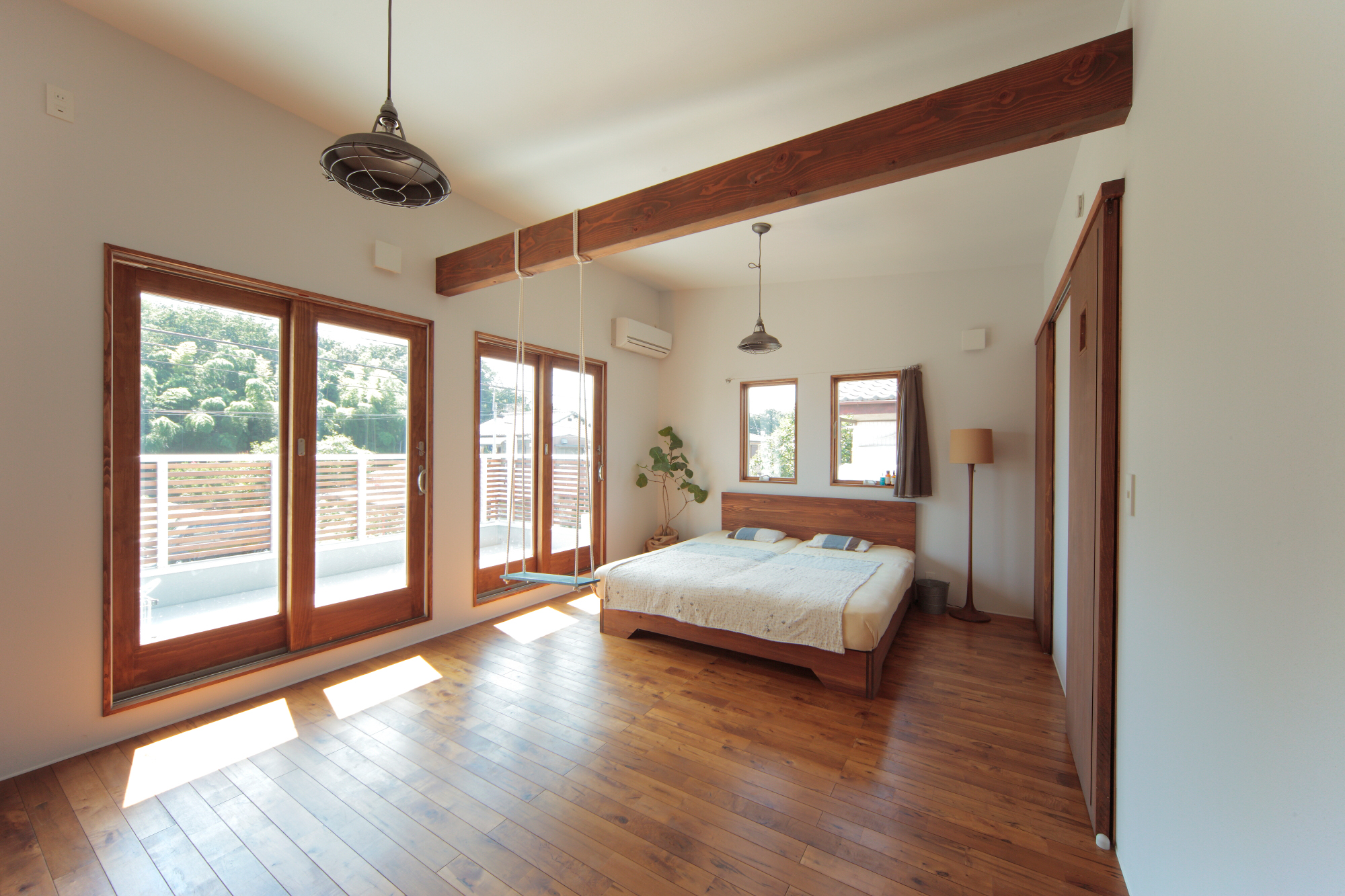 「FRENCH-WOOD GLIDING PATIO」画像