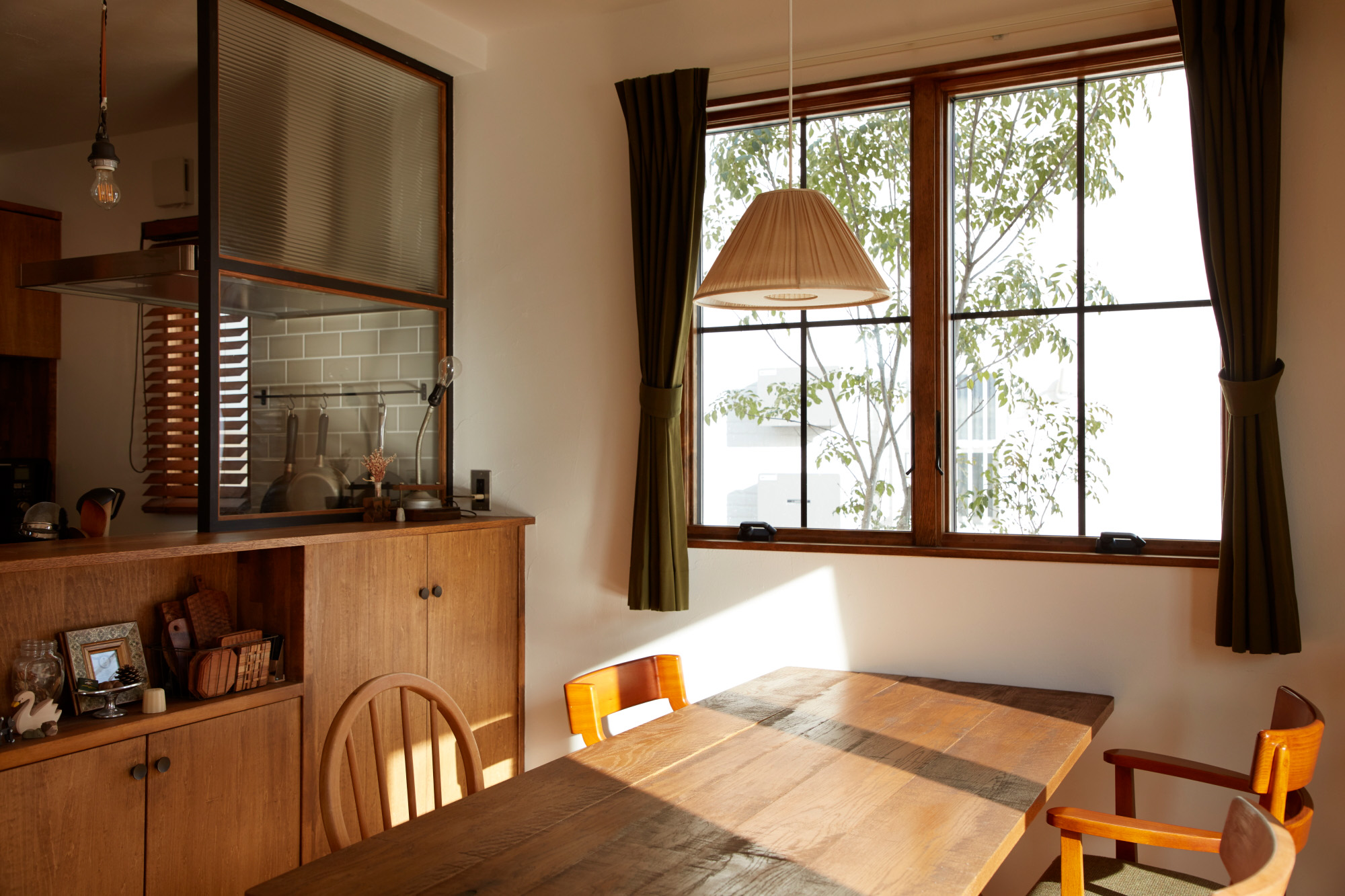 「CASEMENT WINDOW」画像