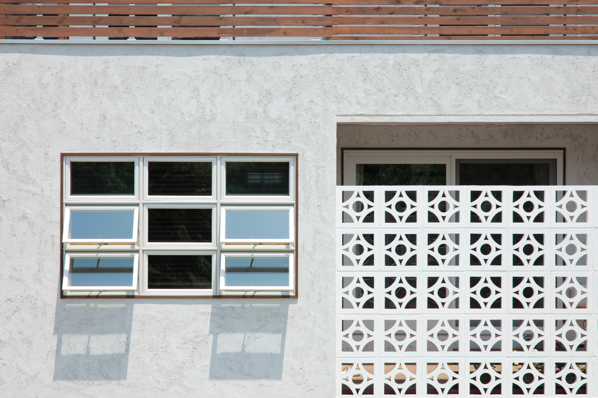 「AWNING WINDOW」画像