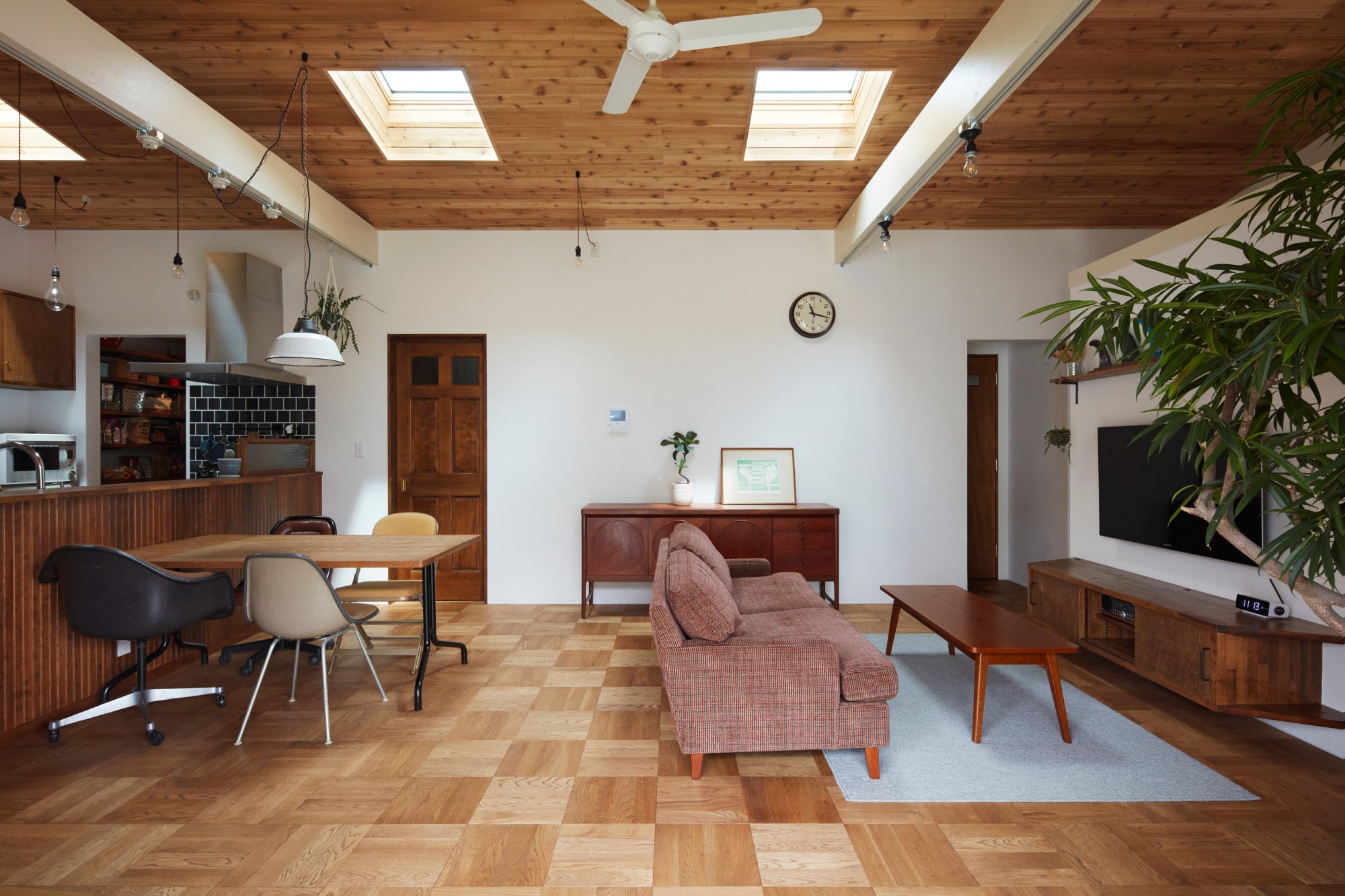 「オーク材フローリング」画像