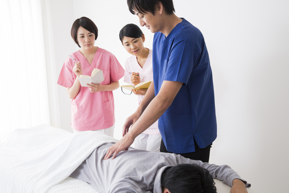 柔道整復師の資格は通信で取れる？資格取得の方法やおすすめのルートも
