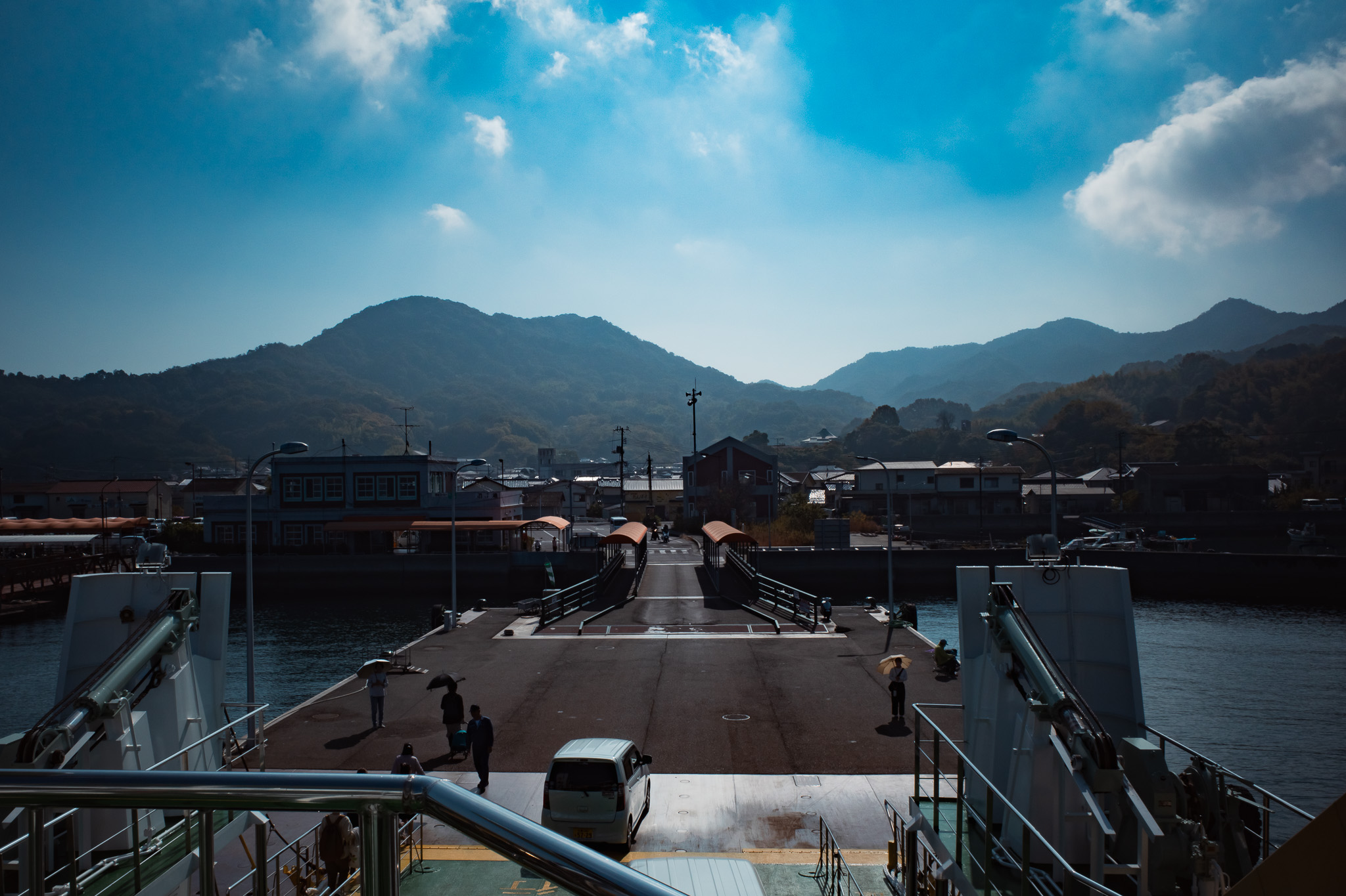 広島港から江田島へ向かうフェリーから切串港に着いた時の写真