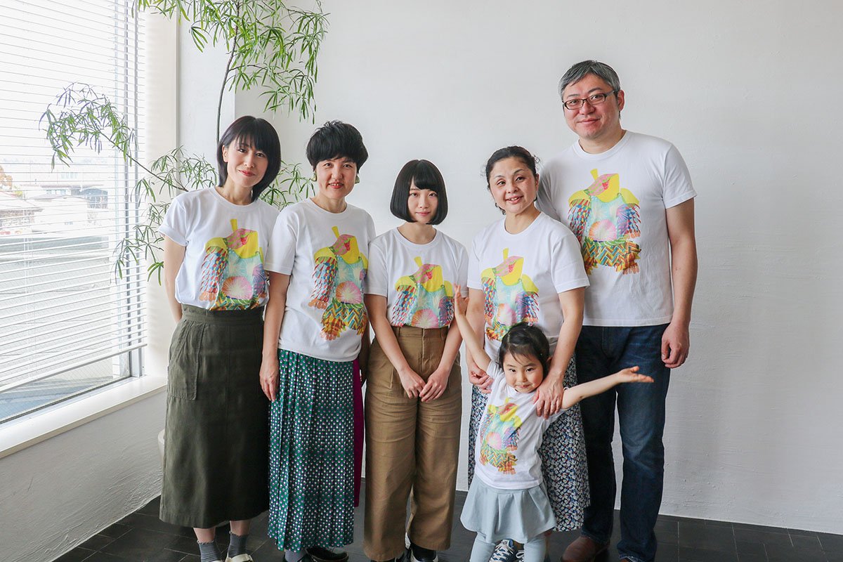 秋田人形道祖神Tシャツ