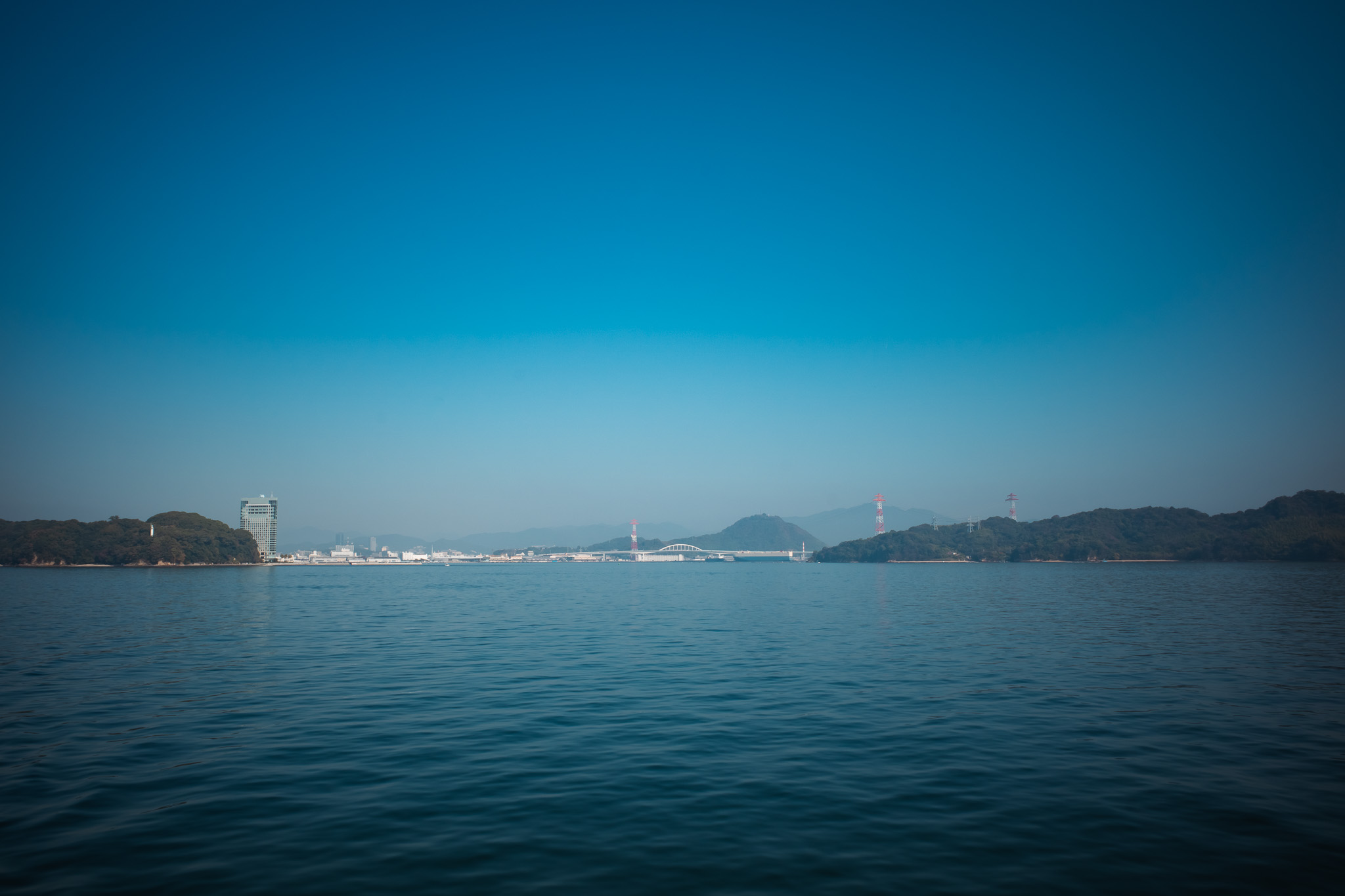 広島港から江田島へ向かうフェリーからの写真