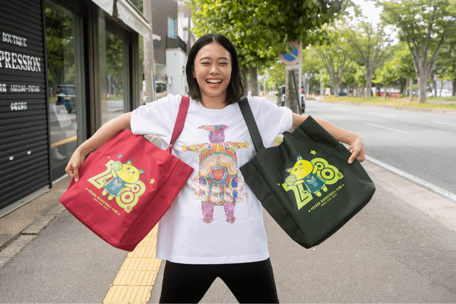 ふたばバスケットボールクラブのトートバッグを持った龍神さん
