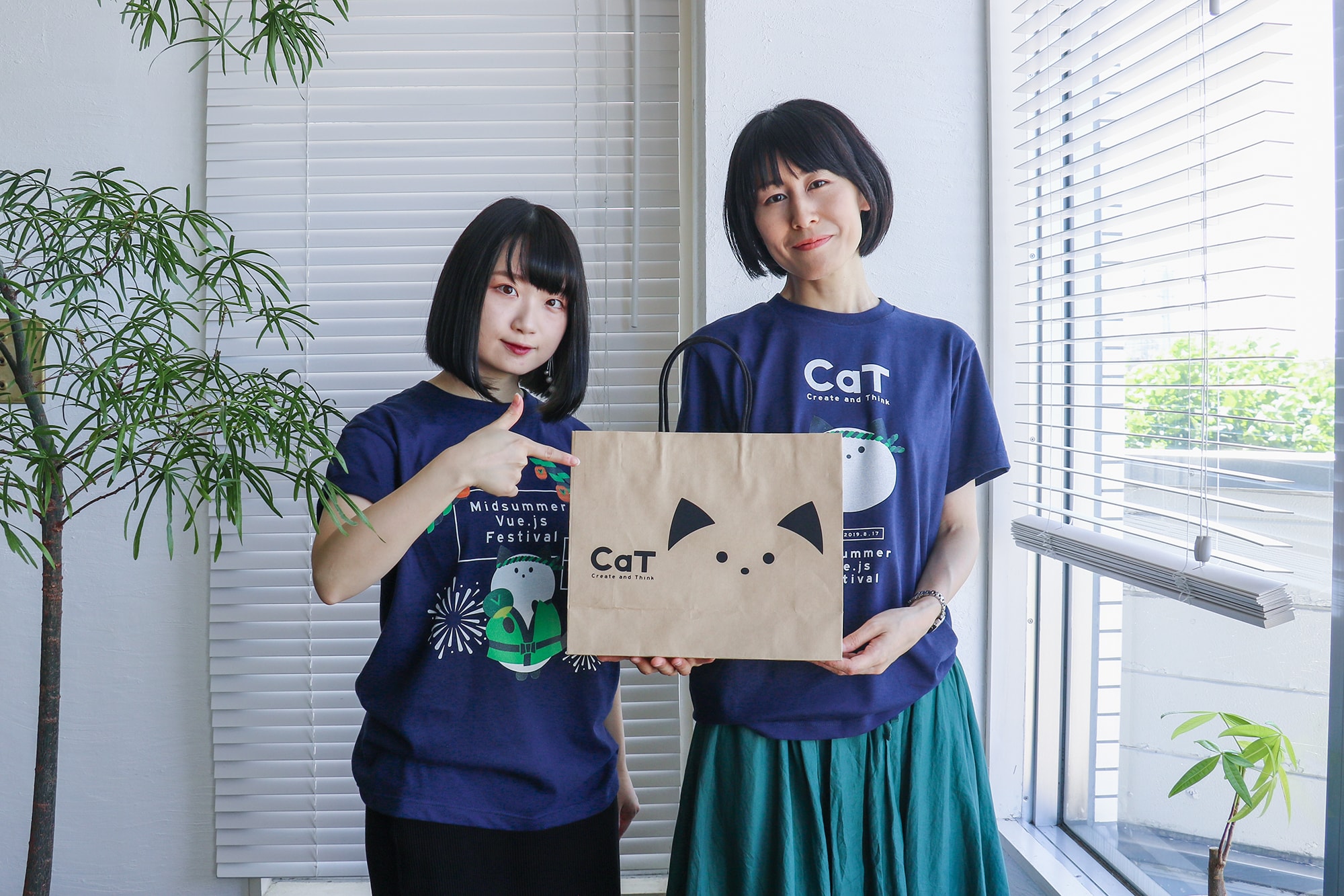 CaT箱猫Tシャツ01