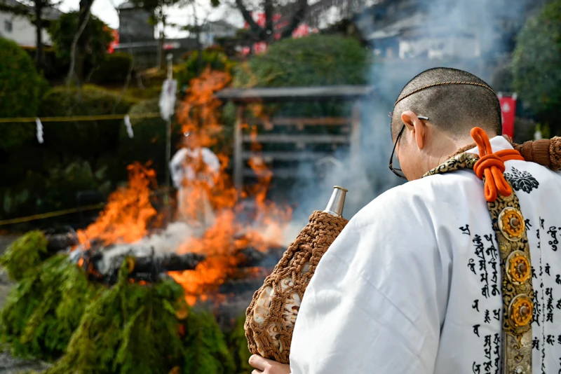 1月15日とんど焼き｜小正月に行う護摩修行で無病息災・厄除け祈願【豊中市・大聖山不動寺】