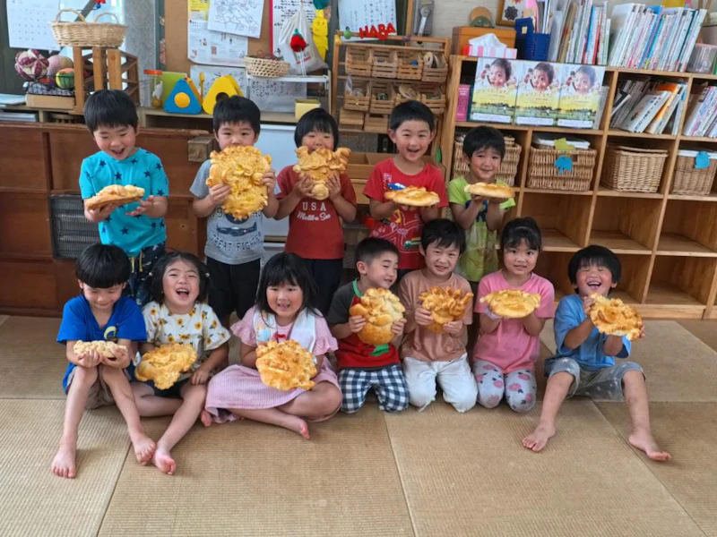 家族の似顔パン作り