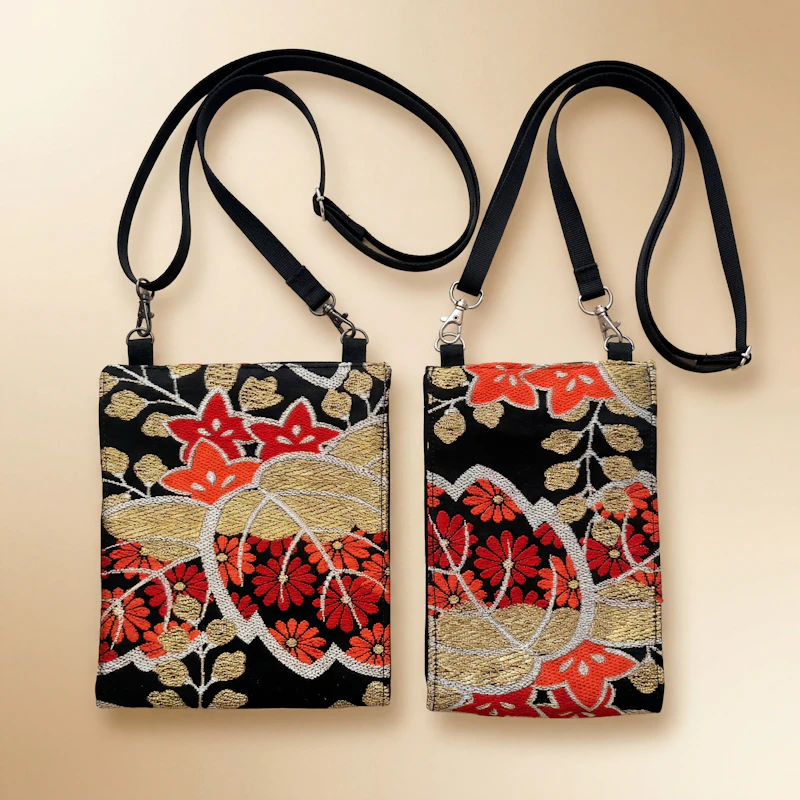 帯地ショルダーポーチ（黒×赤金花柄）