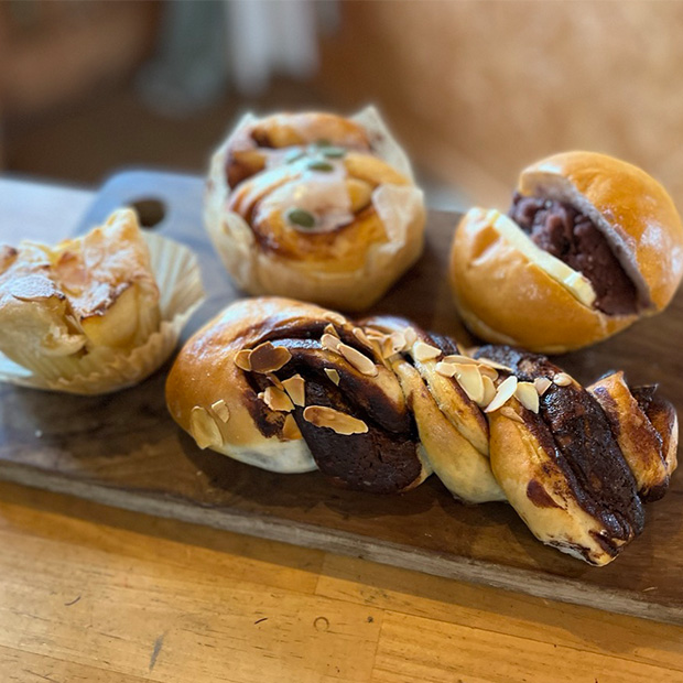 【葉山】午後のごほうびに。甘さ控えめ、ボリュームたっぷり！大人も嬉しいスイーツパン