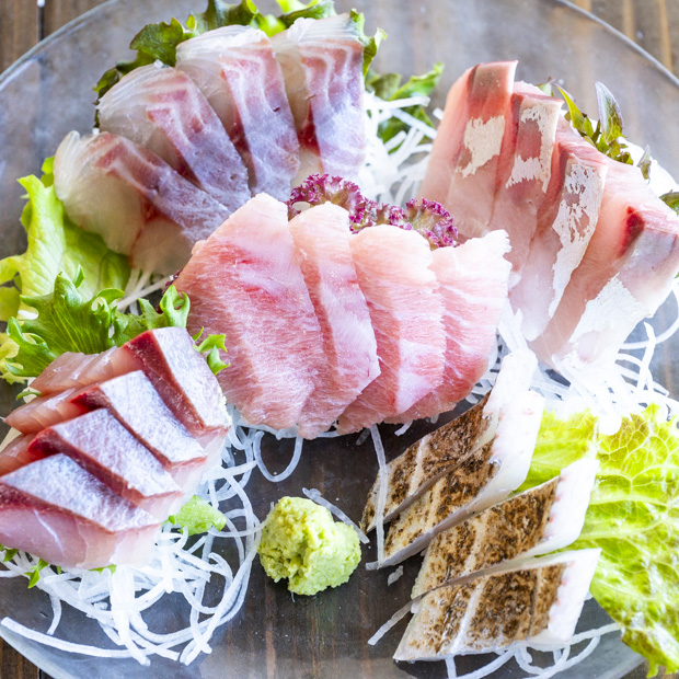 【逗子】地産地消の絶景レストラン「海畑マルシェ太陽」で味わう漁港直送刺身盛