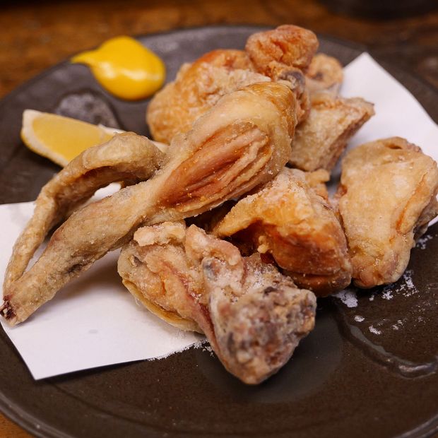 【久里浜】ジューシー＆香ばしい！
名物「コマ揚げ」は老舗「若鶏だるま」で