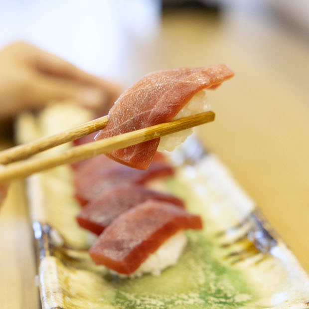 【三崎】元マグロ問屋の「寿司元」で味わう熟成赤身のまぐろ寿司