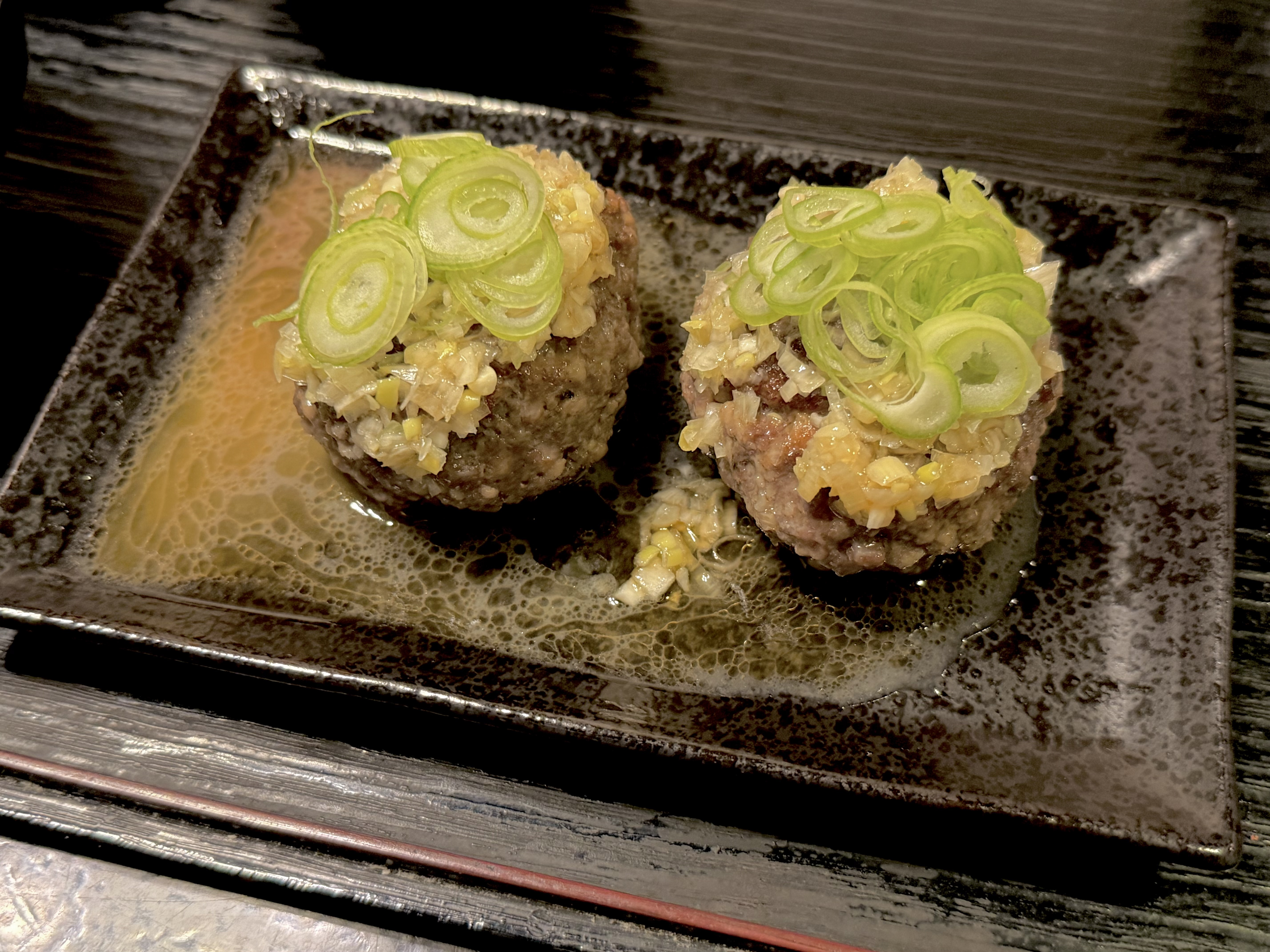 【横須賀】噛むほど旨い牛タン100％ハンバーグランチ。大人のわがままを叶える「焼肉・ホルモン 一栄」