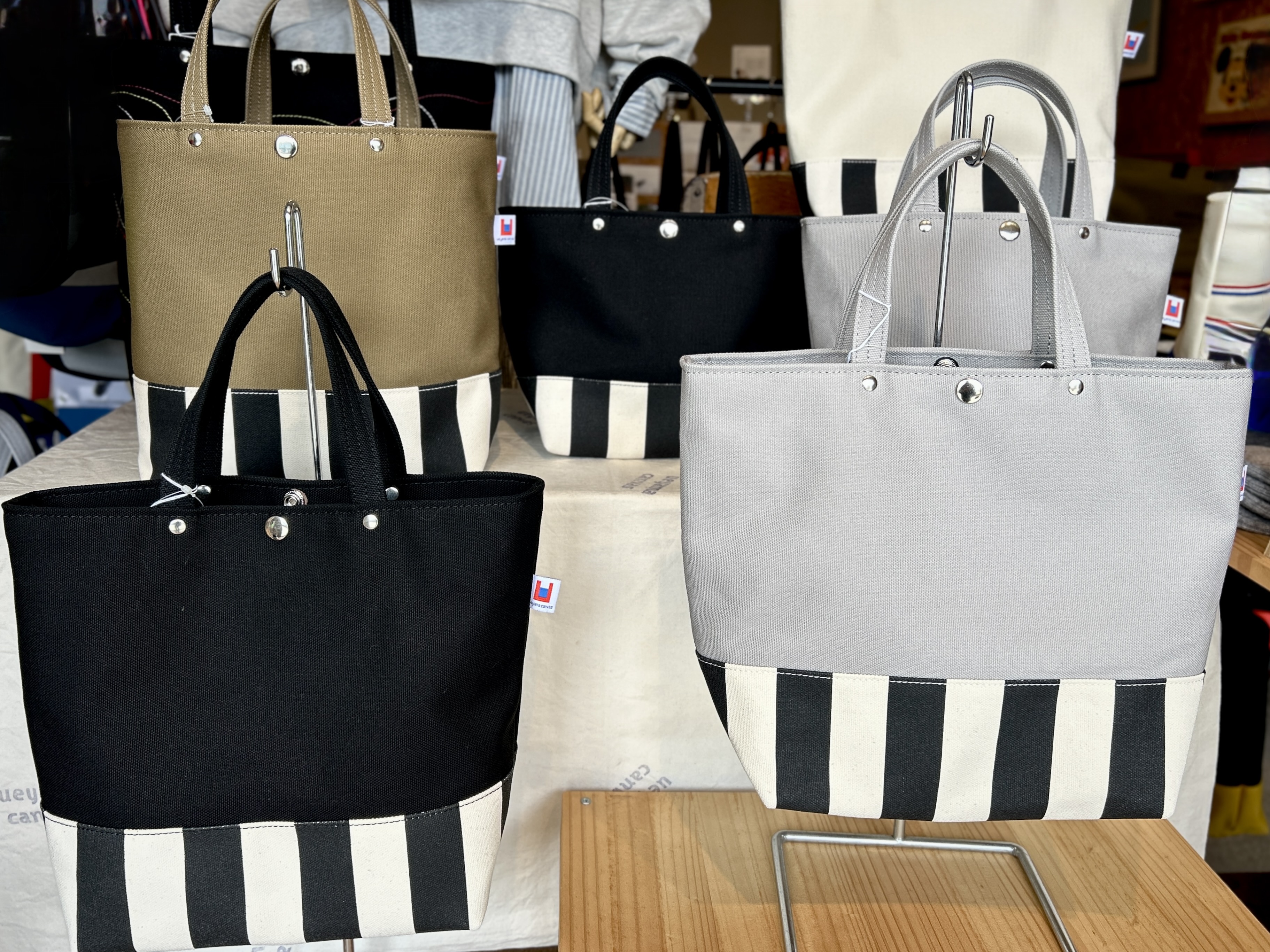 横須賀に移住したアーティストueyamaさん
が手掛ける上質かつ実用的なトートバッグ