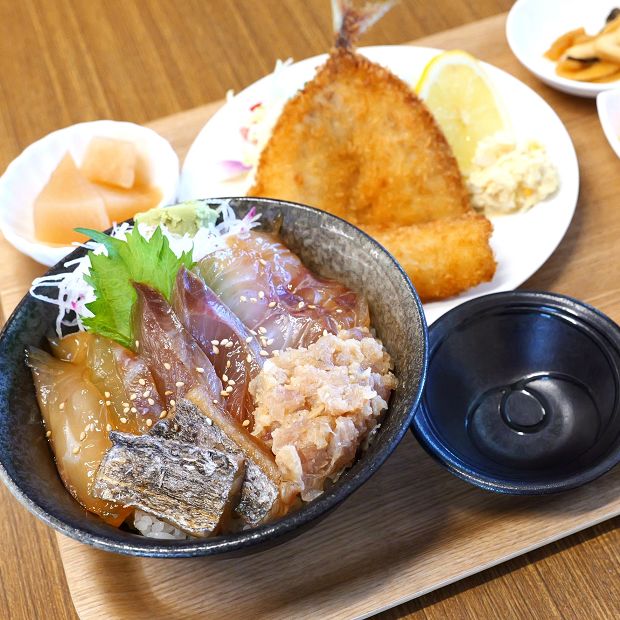 【三浦】ブランド魚の宝庫・松輪港の船宿「棒面丸」
直営店が獲れたてで提供する「ぼーめん定食」