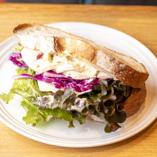 【久里浜】毎日通いたくなる30種類以上の品揃え。「ピケマルシェ365日」の手作りパン