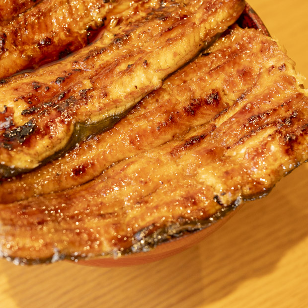 【葉山】名店を渡り歩いた料理人が作る「金魚花鯛」国産鰻の炭火焼丼