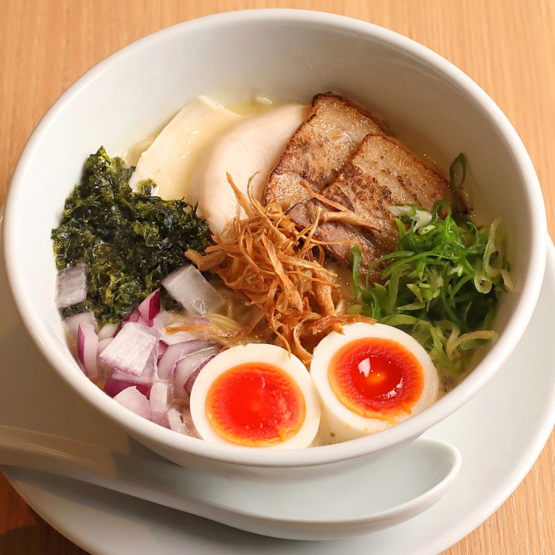 【逗子】カナダ帰りシェフの鶏白湯ラーメン！女性に人気「Ramen TORIO」