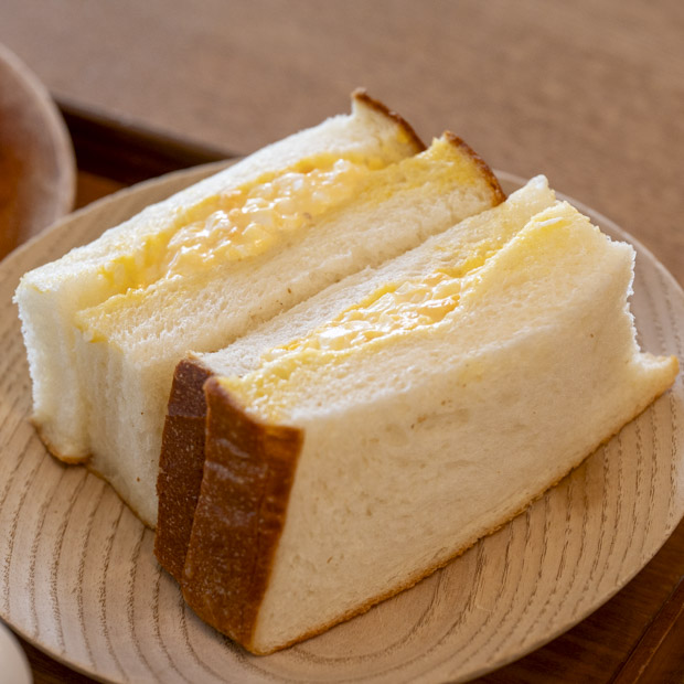 【葉山】「三角屋根 パンとコーヒー」
中澤裕佳さんが作るふわふわもちもち「たまごサンド」