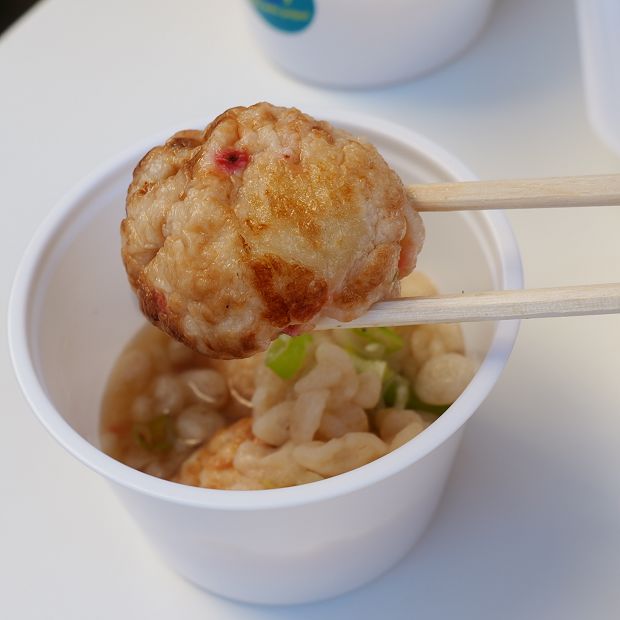 【三浦】ぷるぷる食感のたこ焼きを
スープにドボン！「pulu pulu pulpo!」