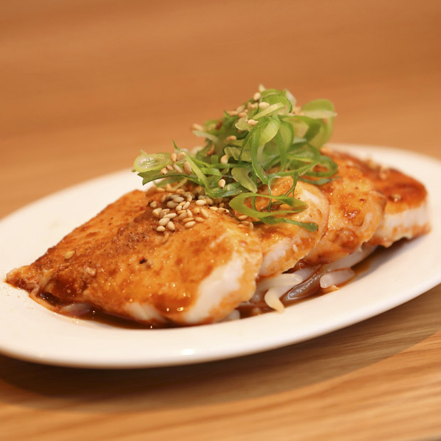 【逗子】夜はお酒とおつまみ。鶏白湯ラーメンでシメる大人の楽しみ方「Ramen TORIO」