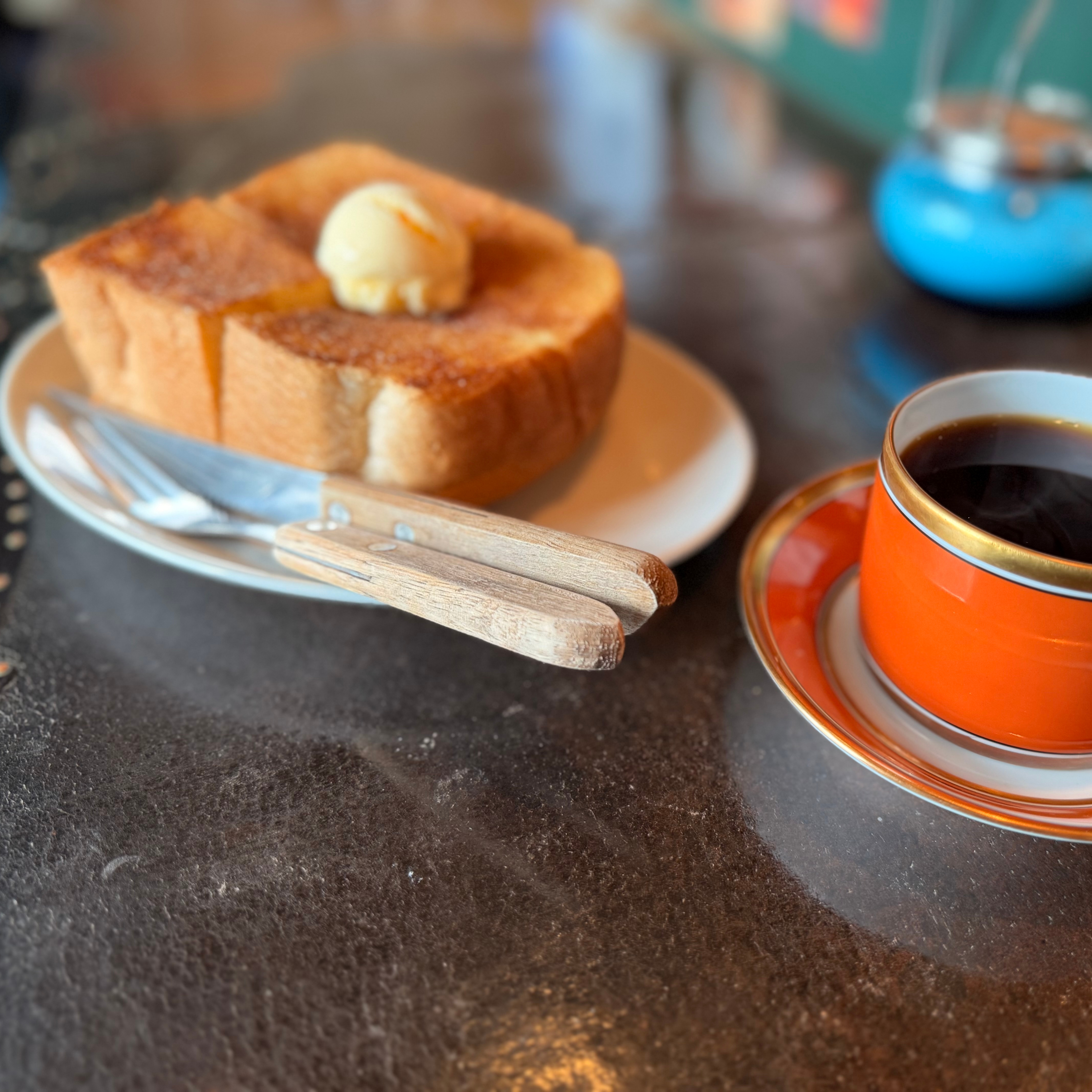 【横須賀】五感で味わう珈琲と厚さ5cmの厚切りシナモントースト「Cafe du miconos」