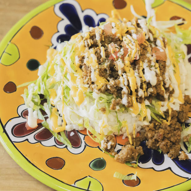 【横須賀】親子と愛犬が集うタコライスの店「LOOK UP」