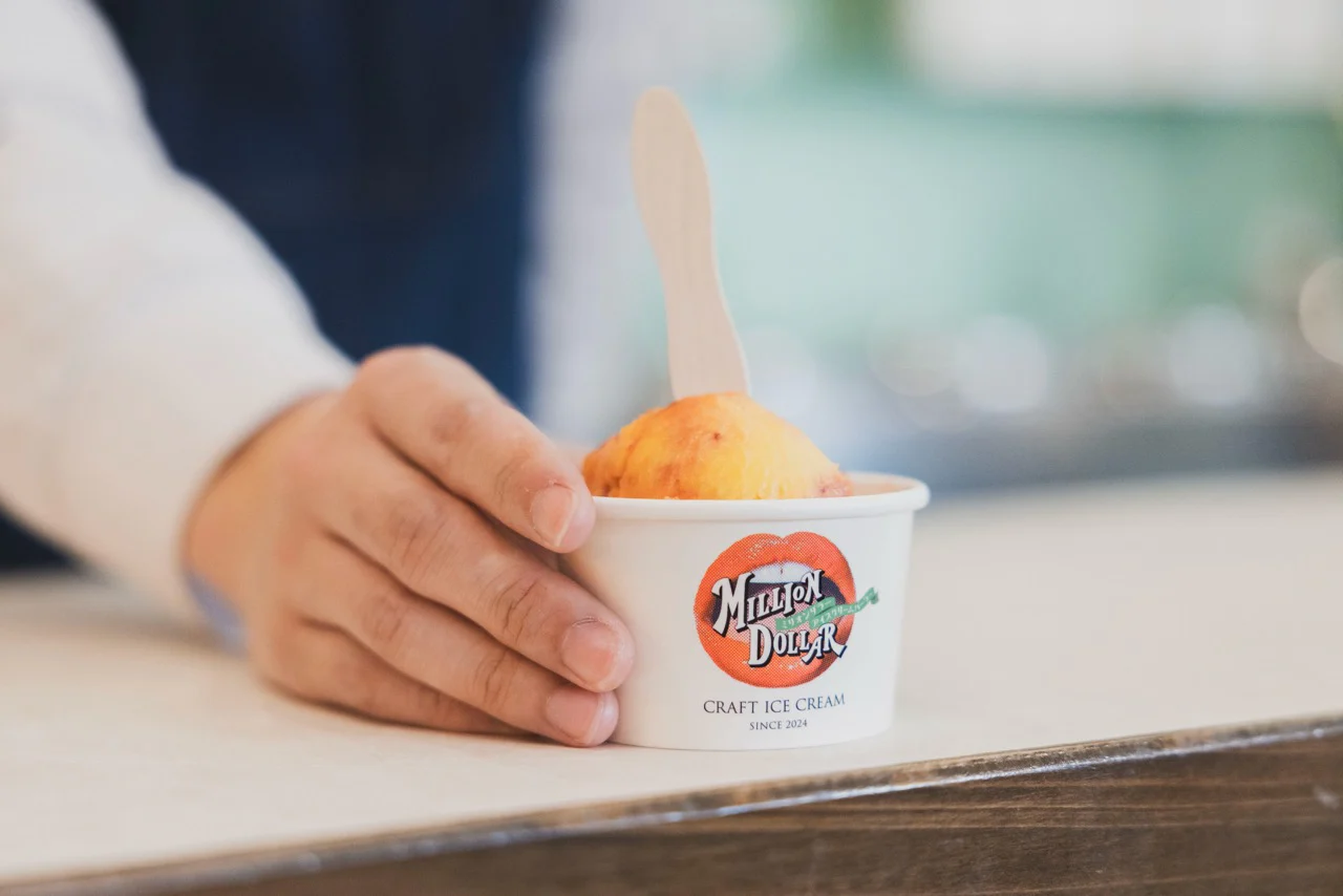 横須賀】今さんがこだわりの内装で実現した “垣根を下げる”アイス