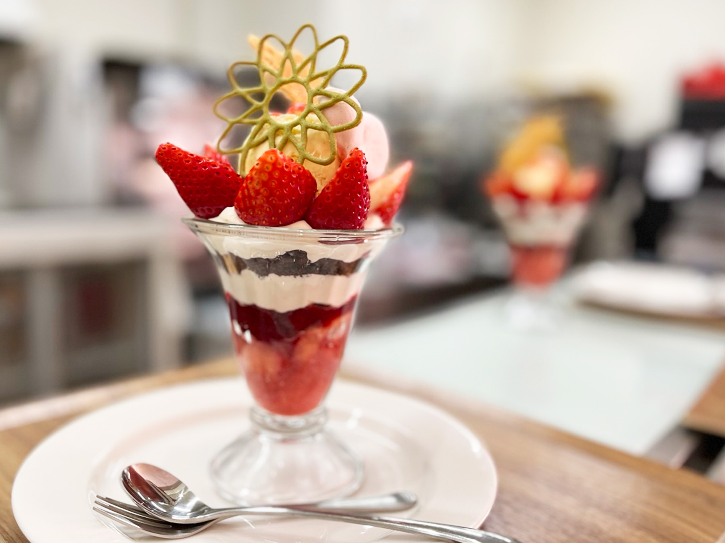 ②　いちごパフェ☆ 3rdcafe | 2月27日(木)Open13:00〜19:00(LO18:15) おはよう