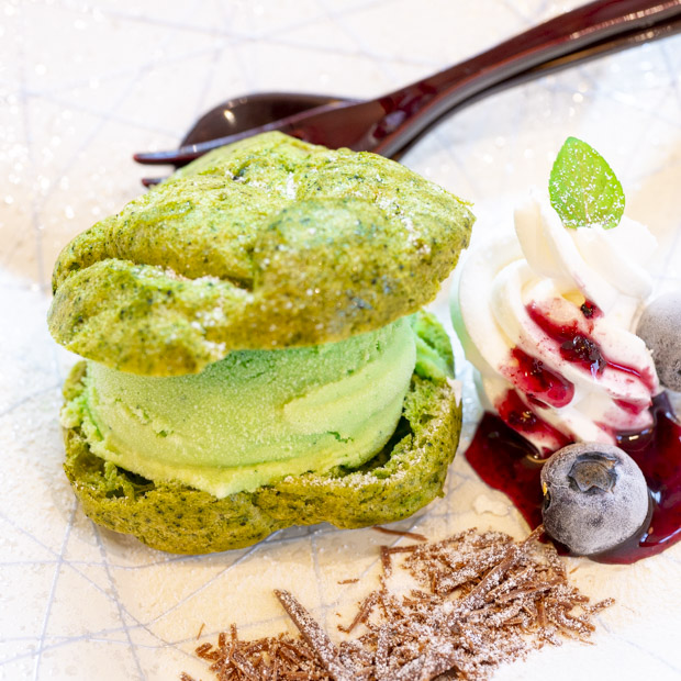 【三浦】緑は抹茶？いえキャベツです！和食店が作る驚きのシューアイス「chou chou」