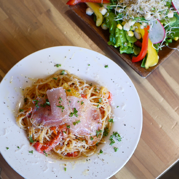 【横須賀】本格パスタ×12種サラダバーで満たされる！久里浜「Piccolo Bruco」の贅沢ランチ