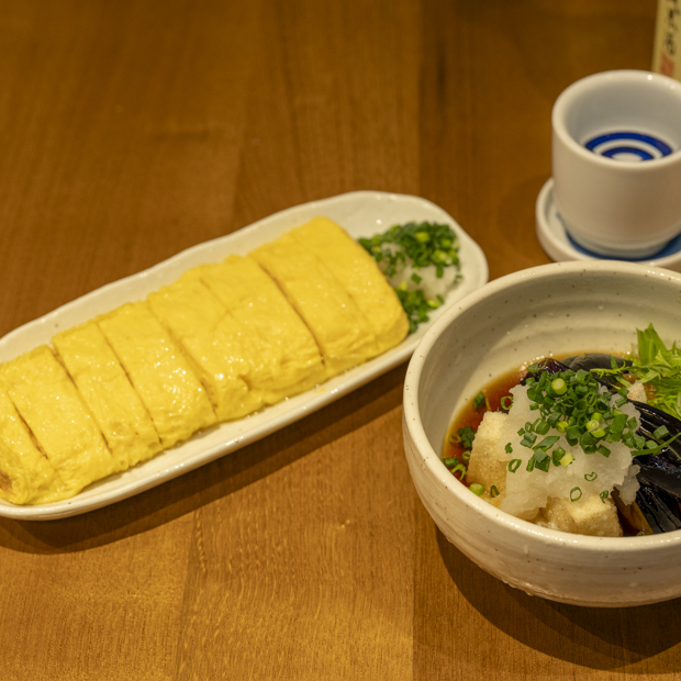 【葉山】量と提供の早さも魅力「もり兵衛」
店主・守谷淳さんが作る定番「だし巻き卵」