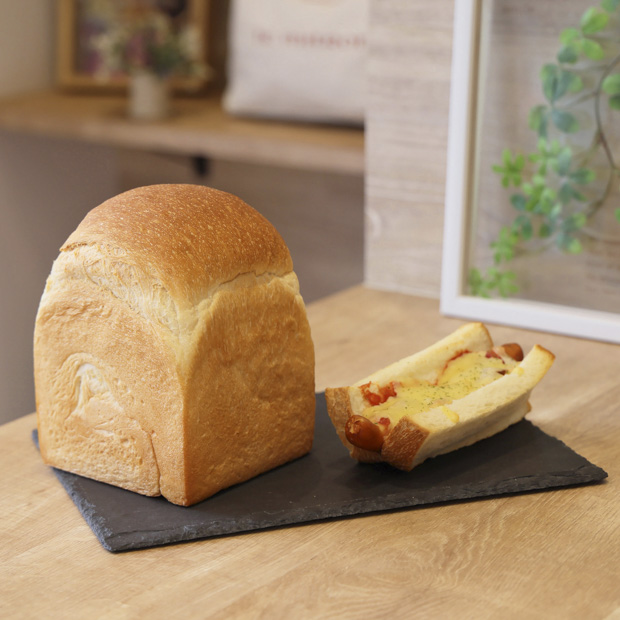 【横須賀】遠赤外線の富士山溶岩窯が生む、パリッと香ばしい食パン「ル・ミトロン」のパン・ド・ミ