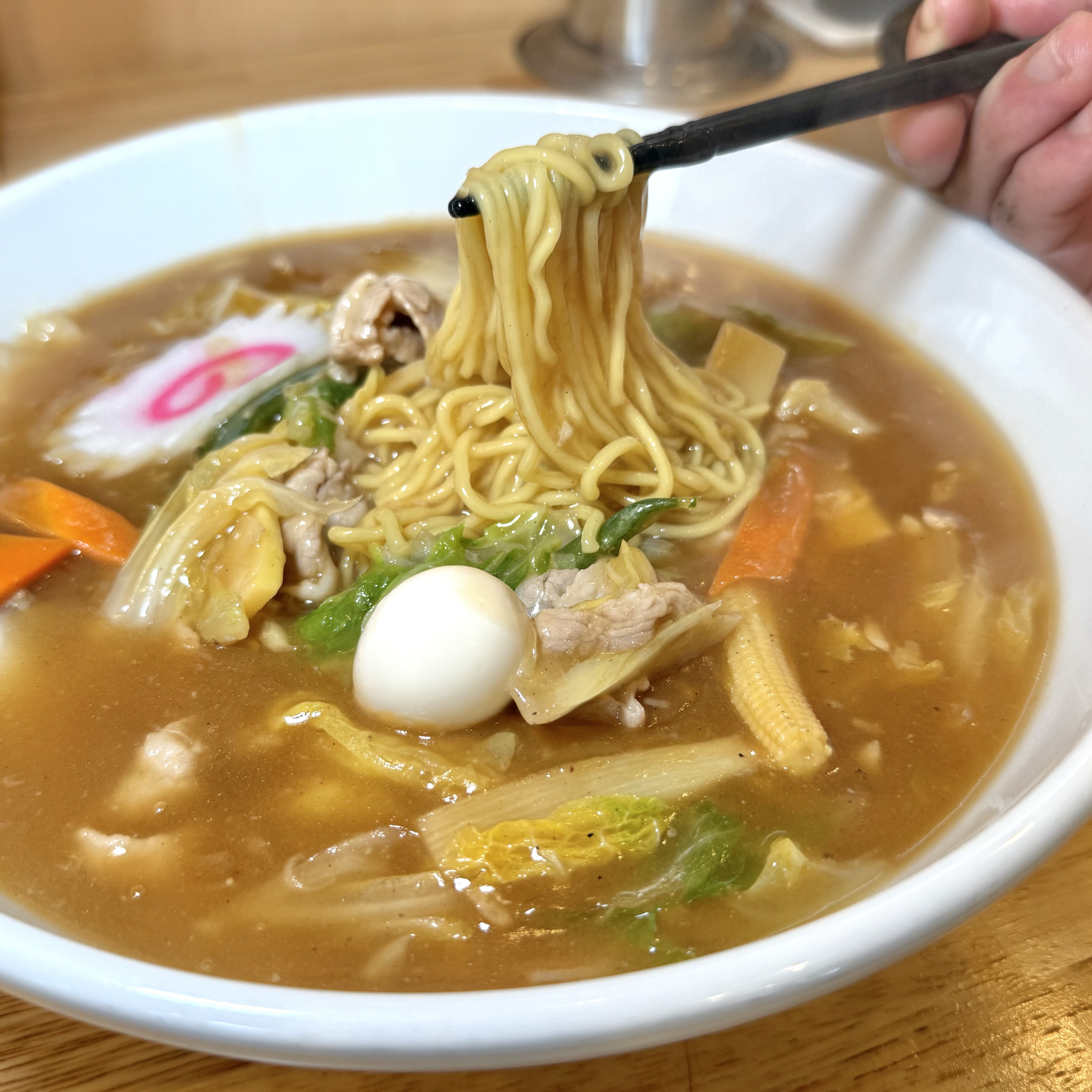 【横須賀】一口で虜に とろける餡と秘伝のコク 三代目十八番の「広東麺」