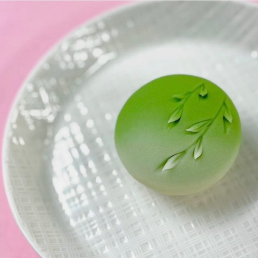 【横須賀】練り切りに命を吹き込む。和菓子職人・山崎加奈さんの美しい世界｜和菓子司 いづみや